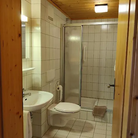 ベッド・アンド・ブレックファスト Berg&bleibe 3*